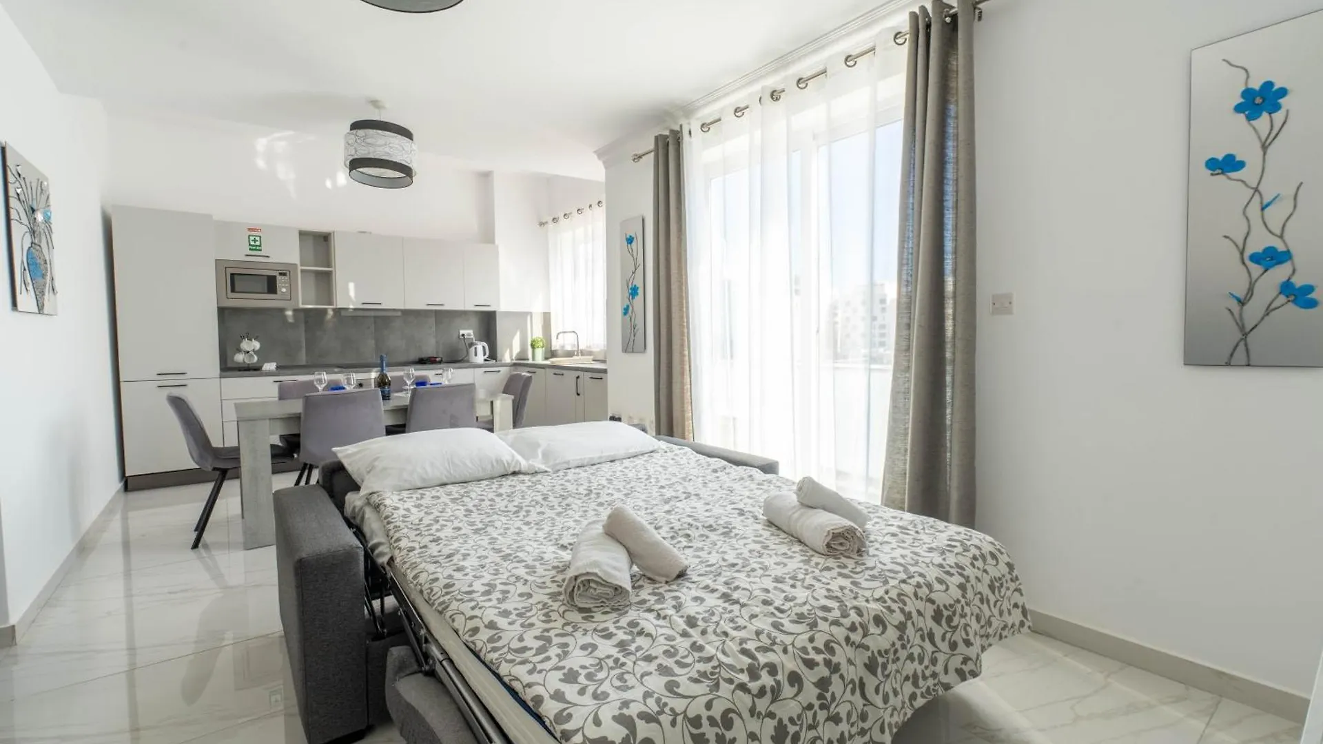 Sliema A26 - 5 Mins Walk To Valletta Ferry - Shopping Mall And Bay Appartamento