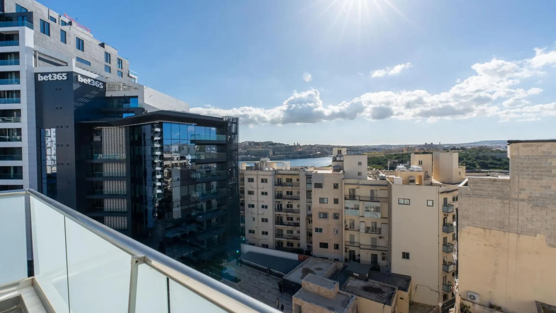 Sliema A26 - 5 Mins Walk To Valletta Ferry - Shopping Mall And Bay Appartamento
