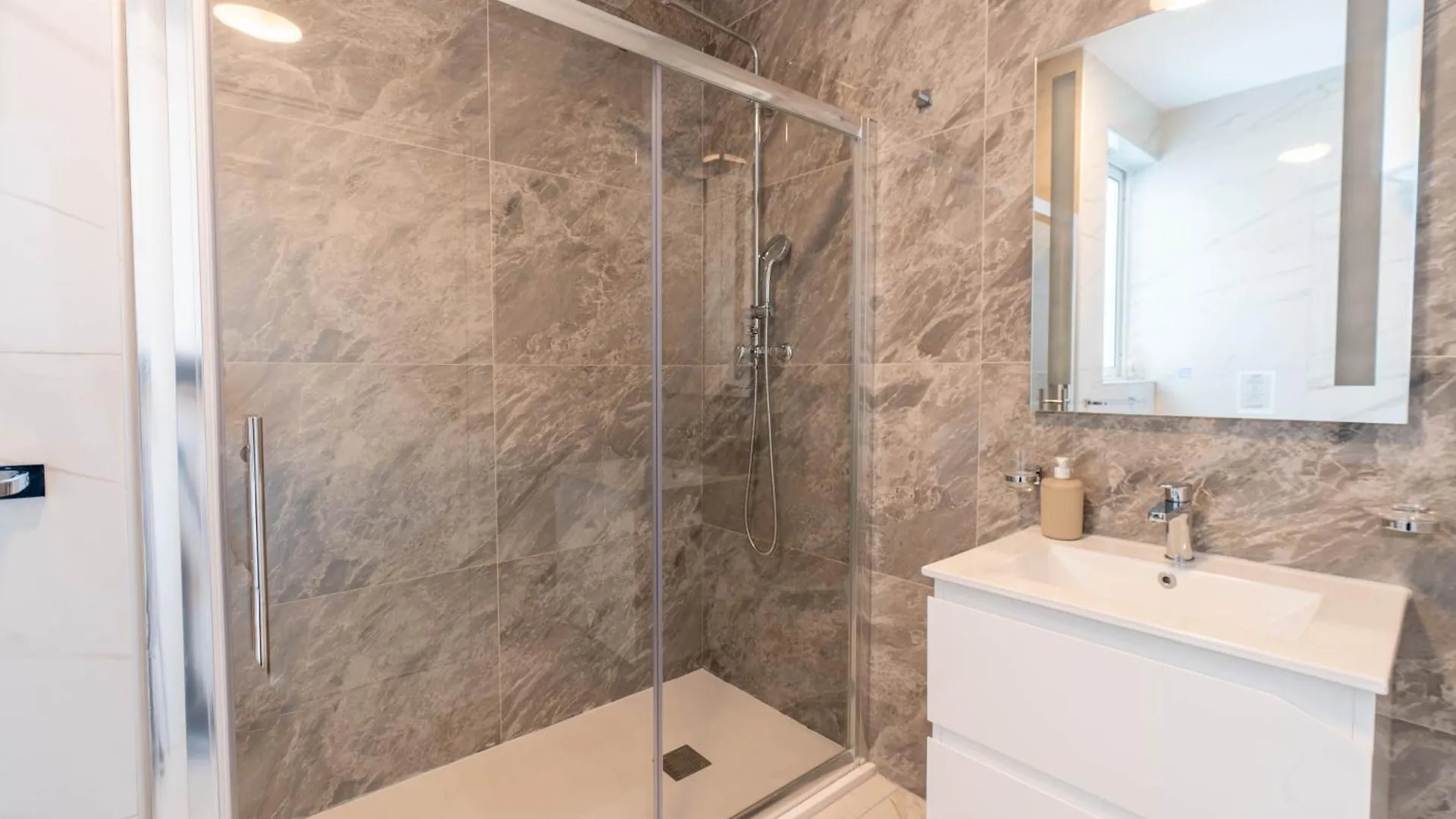 Appartamento Sliema A26 - 5 Mins Walk To Valletta Ferry - Shopping Mall And Bay Malta